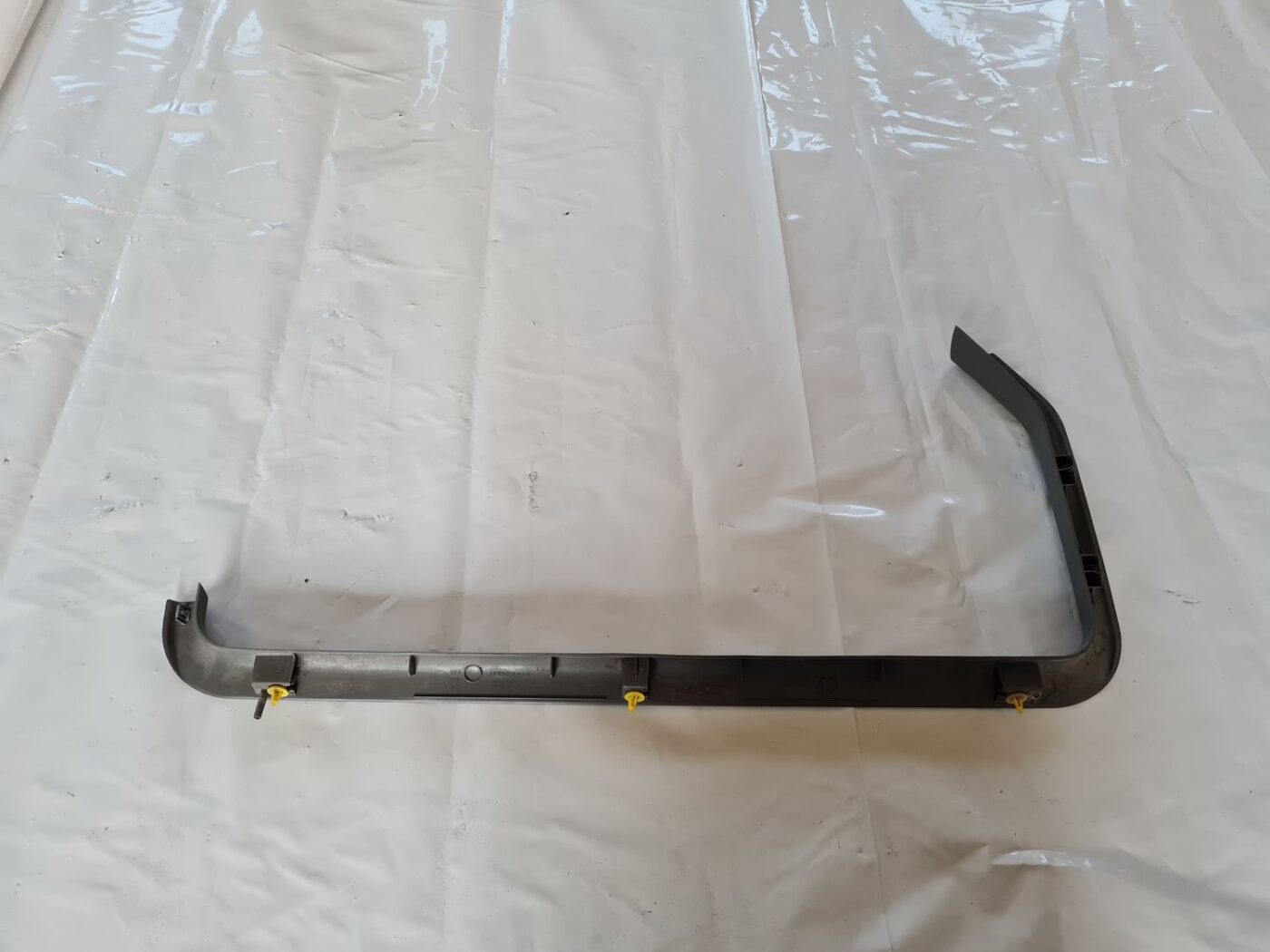 Durvju stikla moldings priekš CHRYSLER VOYAGER 2006 7 Durvju stikla moldings priekš CHRYSLER VOYAGER 2006