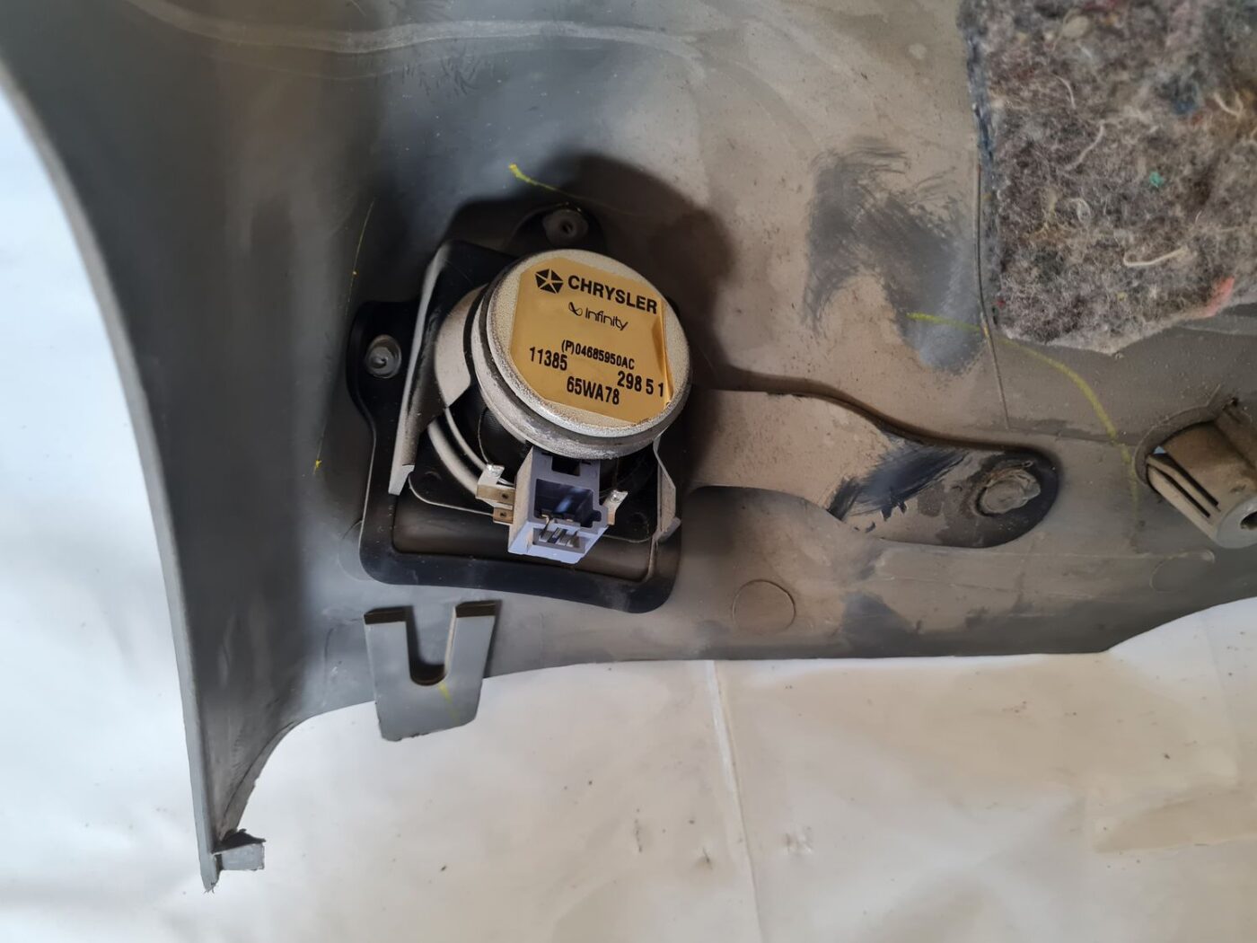 Bagažnieka nodalījuma statnes apdare priekš CHRYSLER VOYAGER 2006 6 Bagažnieka nodalījuma statnes apdare priekš CHRYSLER VOYAGER 2006