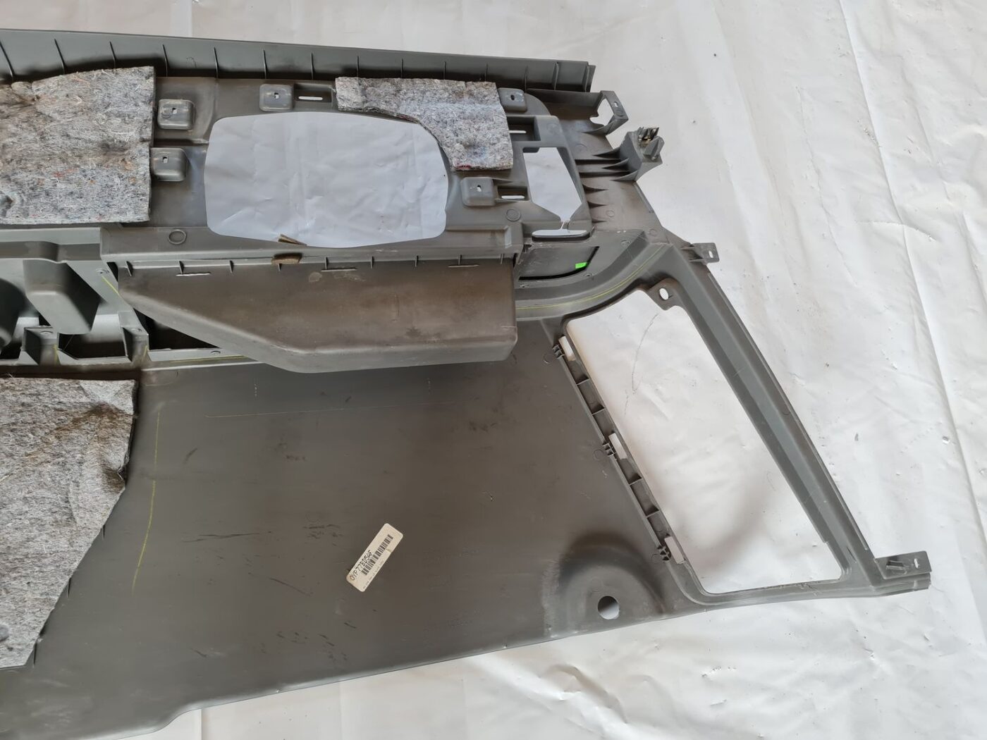 Bagāžnieka nodalījuma sānu apdare priekš CHRYSLER VOYAGER 2006 6 Bagāžnieka nodalījuma sānu apdare priekš CHRYSLER VOYAGER 2006