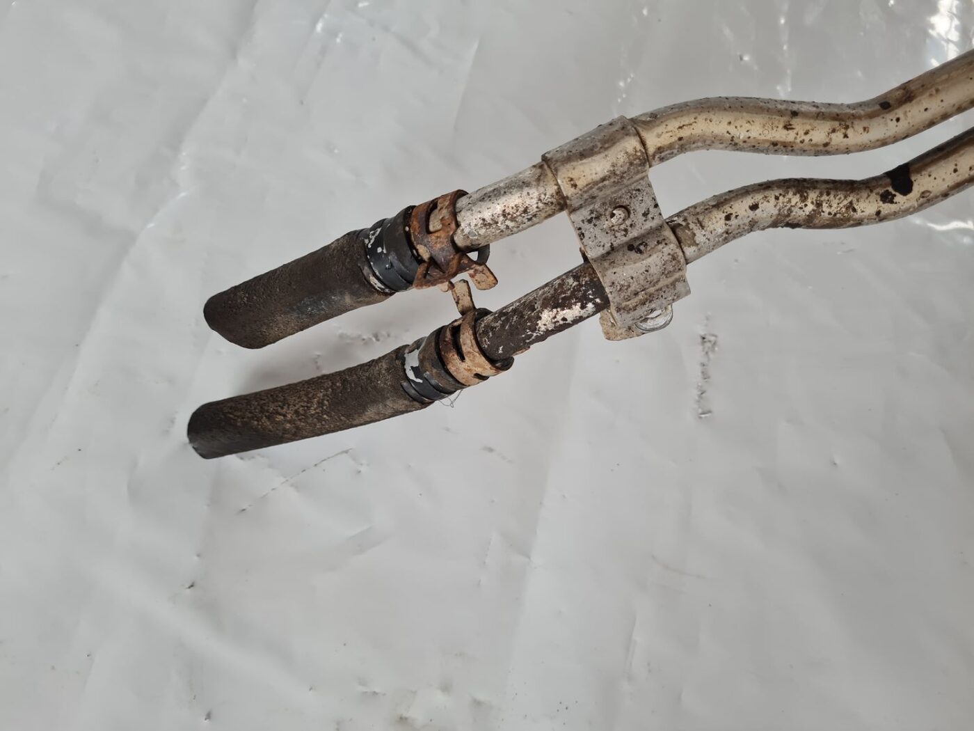 Gaisa kondicioniera caurule priekš CHRYSLER VOYAGER 2006 2 Gaisa kondicioniera caurule priekš CHRYSLER VOYAGER 2006