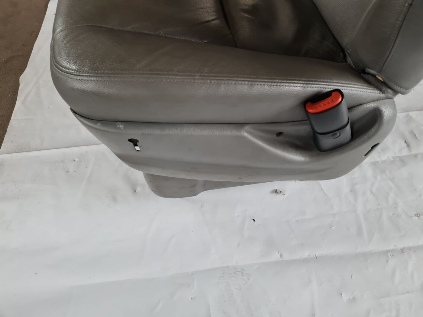 Priekšējais labais sēdeklis priekš CHRYSLER VOYAGER 2006 7 Priekšējais labais sēdeklis priekš CHRYSLER VOYAGER 2006