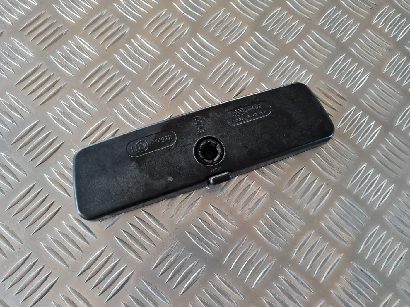 Salona atpakaļskata spogulis priekš VW GOLF IV 1999 2 Salona atpakaļskata spogulis priekš VW GOLF IV 1999