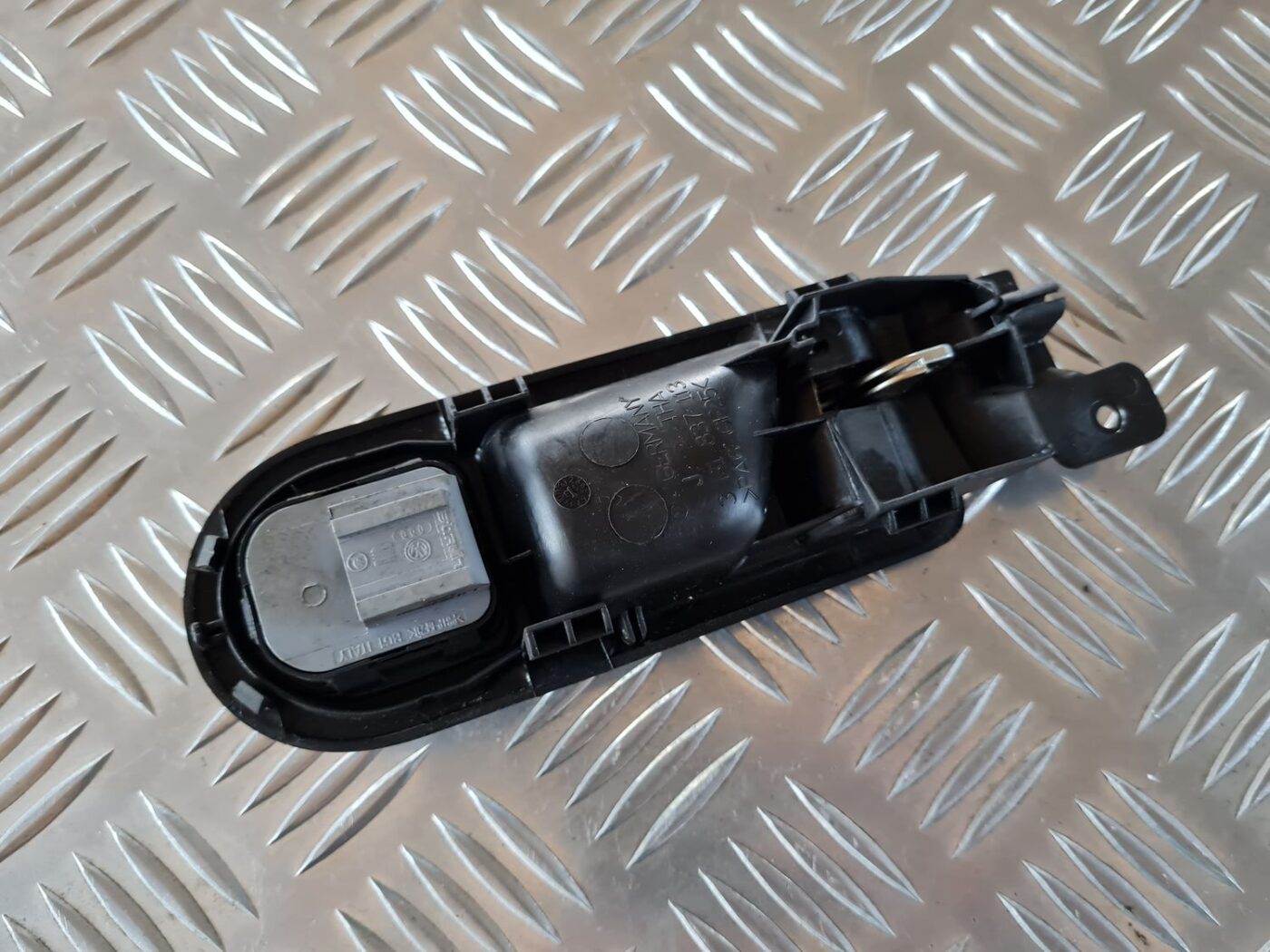 Salona durvju rokturis, priekšējais kreisais priekš VW GOLF IV 1999 5 Salona durvju rokturis, priekšējais kreisais priekš VW GOLF IV 1999