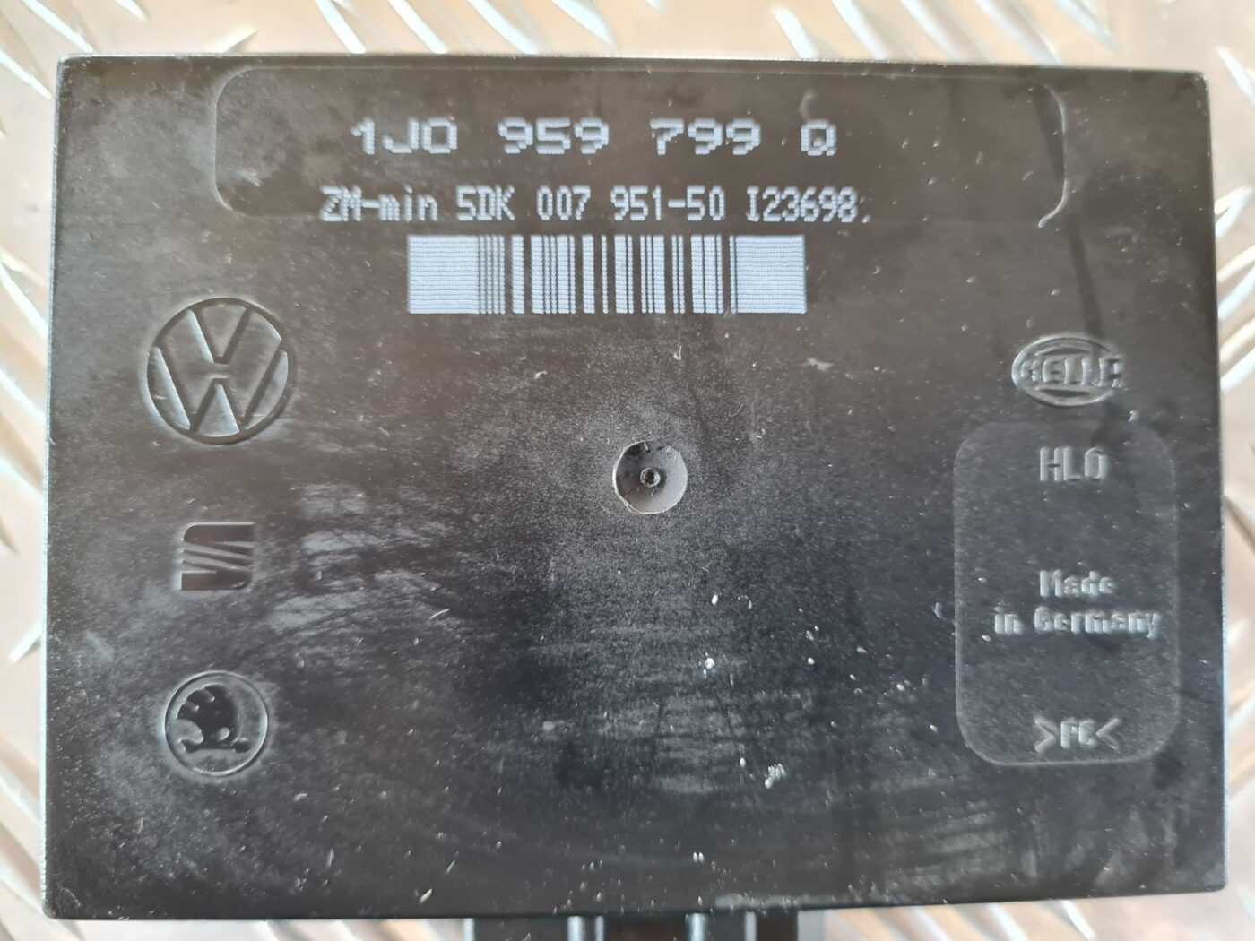 Komforta vadības bloks priekš VW GOLF IV 1999 2 Komforta vadības bloks priekš VW GOLF IV 1999