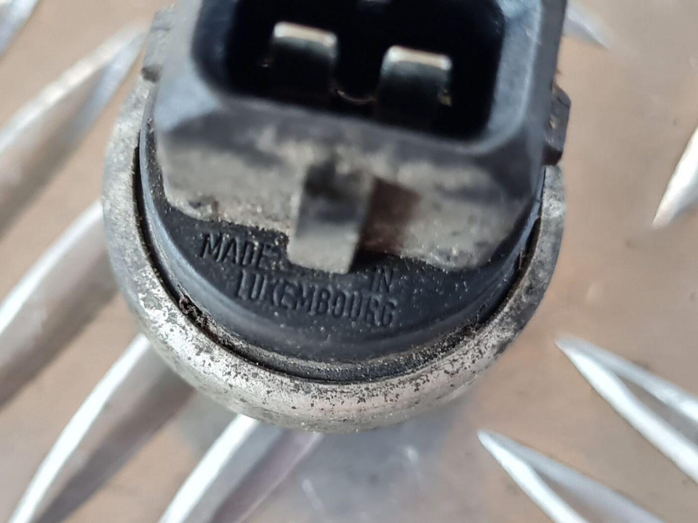 Parkošanās devējs priekš VW GOLF IV 1999 3 Parkošanās devējs priekš VW GOLF IV 1999