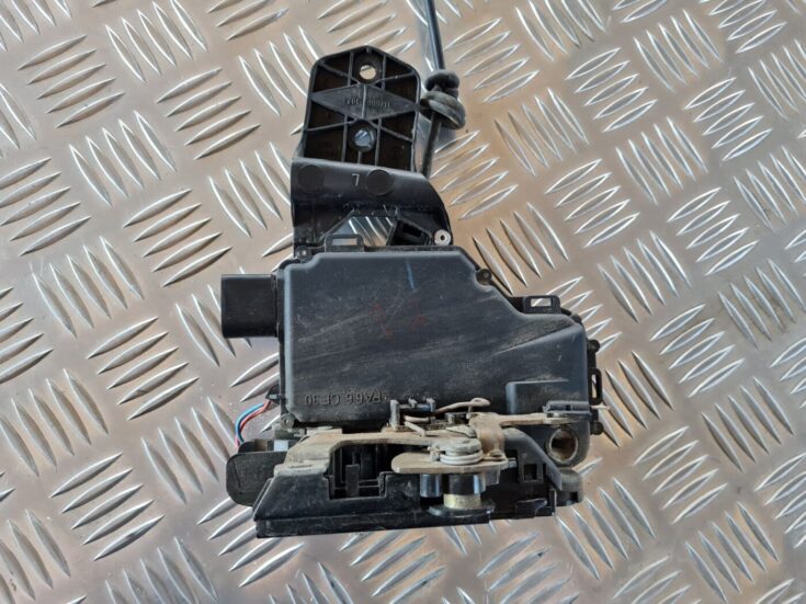 Priekšējo kreiso durvju slēdzene priekš VW GOLF IV 1999