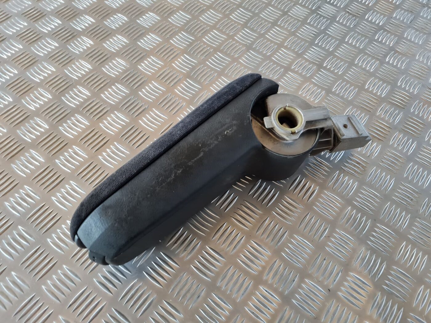 Roku balsts priekš VW GOLF IV 1999 2 Roku balsts priekš VW GOLF IV 1999