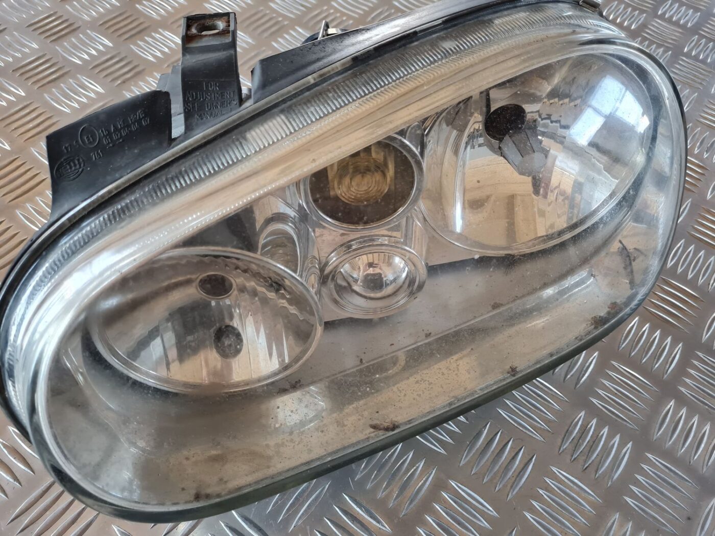 Priekšējais kreisais lukturis priekš VW GOLF IV 1999 2 Priekšējais kreisais lukturis priekš VW GOLF IV 1999