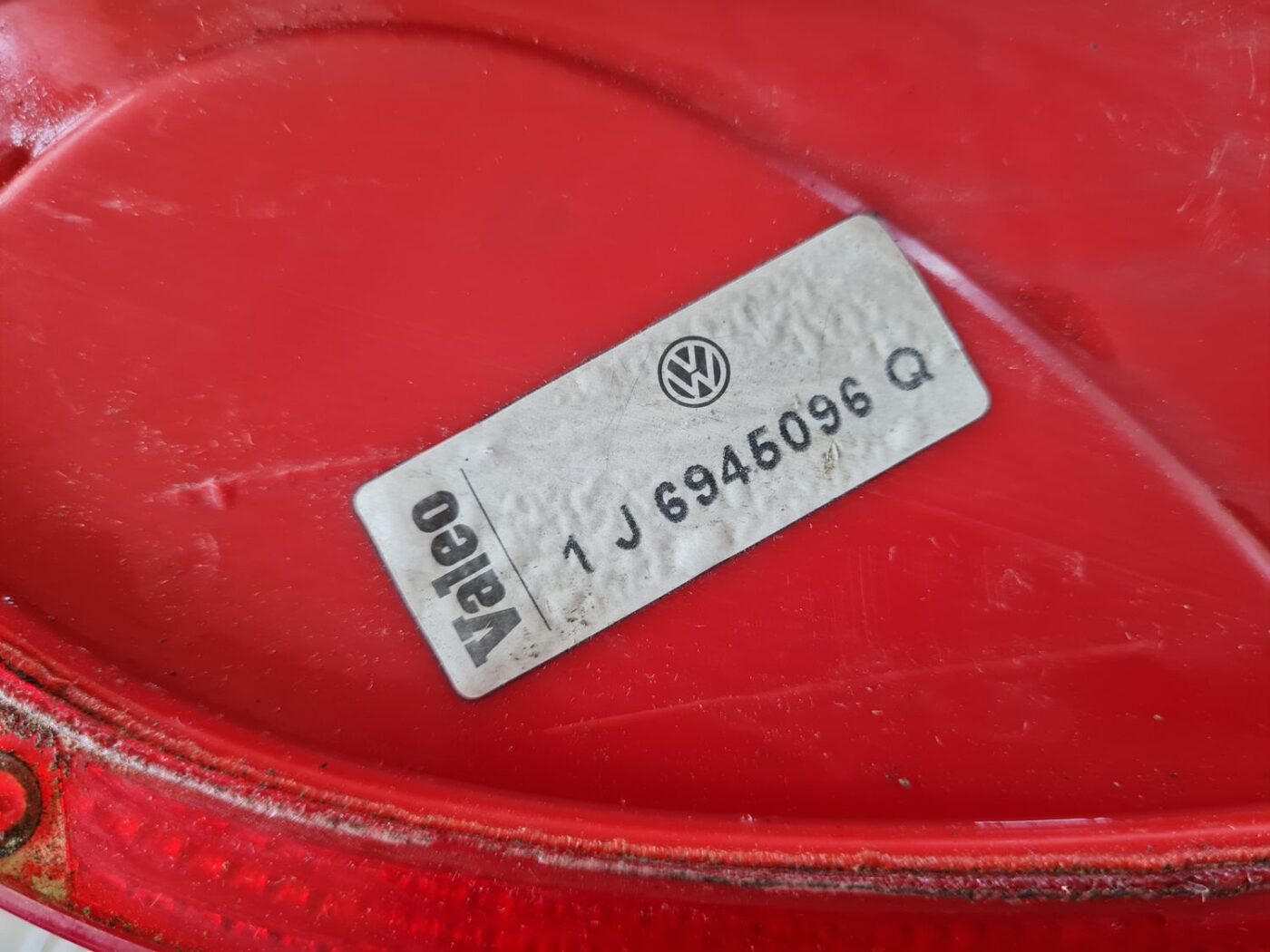 Aizmugurējais labais lukturis priekš VW GOLF IV 1999 3 Aizmugurējais labais lukturis priekš VW GOLF IV 1999