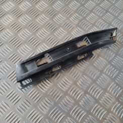 Priekšēja bufera kreisāis kronšteins priekš VW GOLF IV 1999