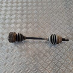 Pusass priekšējā kreisā priekš VW GOLF IV 1999