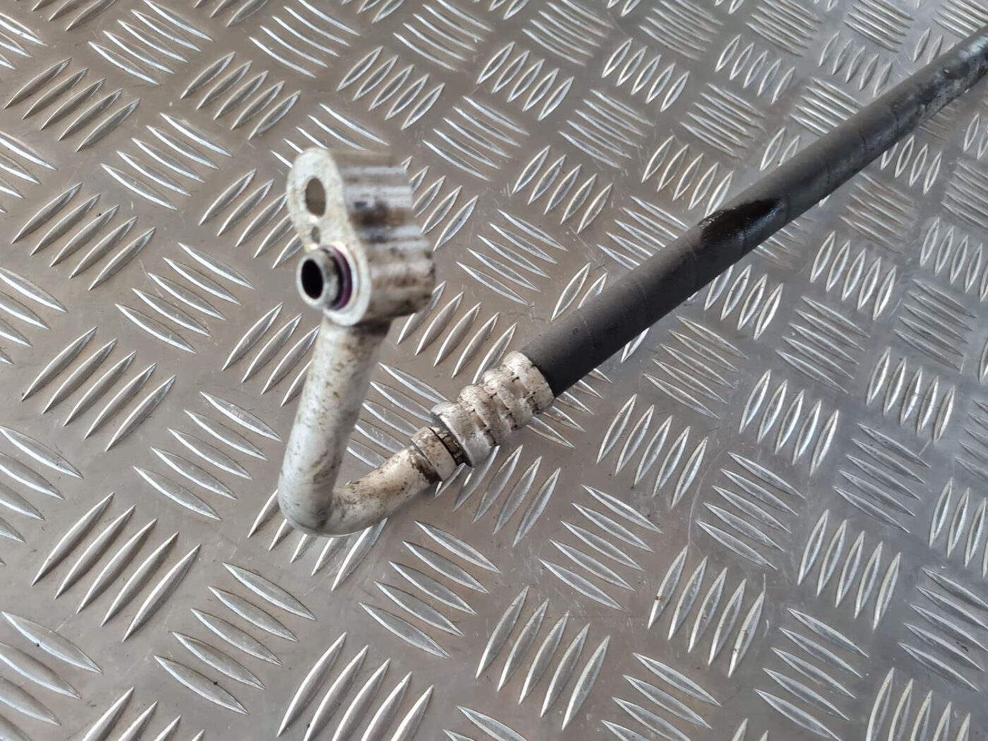 Gaisa kondicioniera caurule priekš VW GOLF IV 1999 2 Gaisa kondicioniera caurule priekš VW GOLF IV 1999