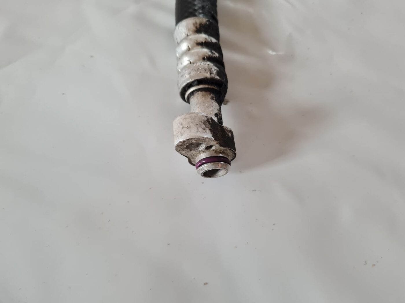 Gaisa kondicioniera galvenā caurule priekš VW GOLF IV 1999 4 Gaisa kondicioniera galvenā caurule priekš VW GOLF IV 1999