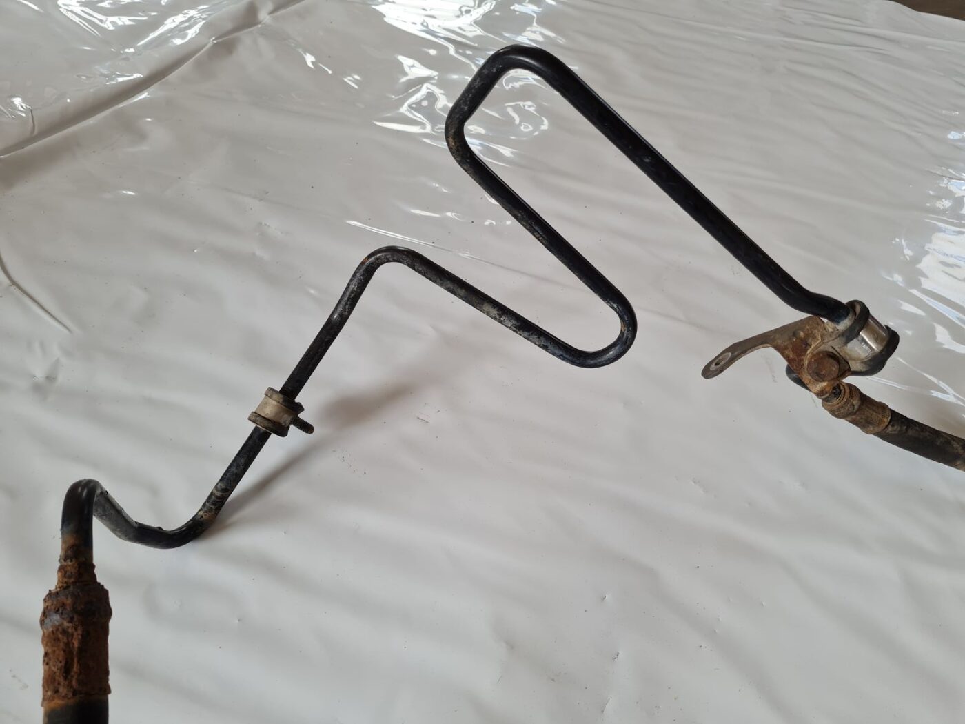 Hidrauliska pastiprinātāja caurule priekš VW GOLF IV 1999 5 Hidrauliska pastiprinātāja caurule priekš VW GOLF IV 1999