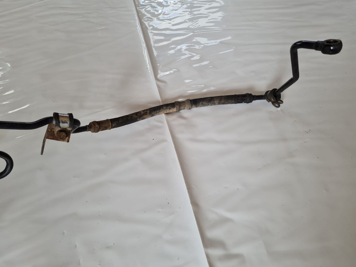 Hidrauliska pastiprinātāja caurule priekš VW GOLF IV 1999 4 Hidrauliska pastiprinātāja caurule priekš VW GOLF IV 1999