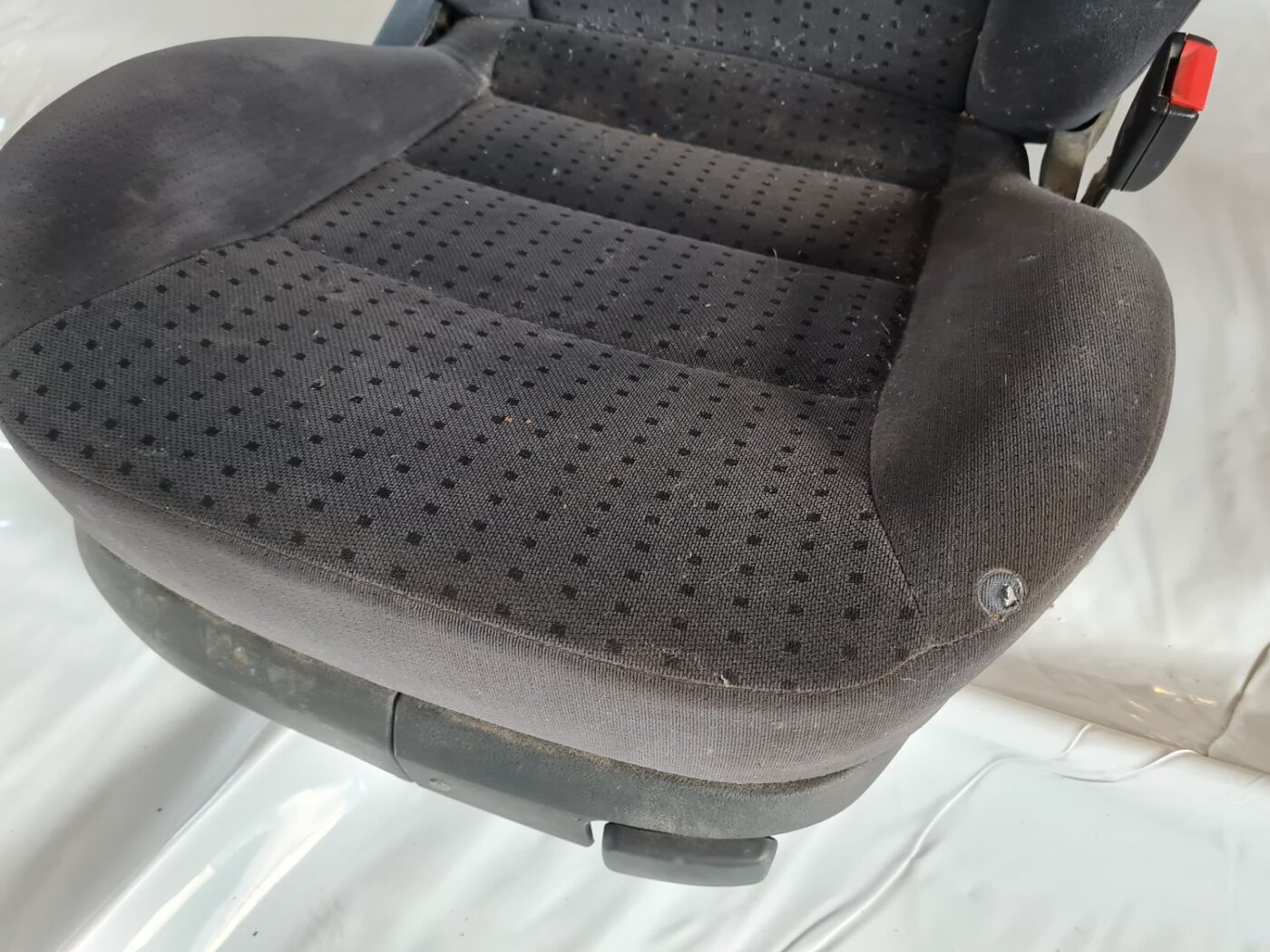 Priekšējais labais sēdeklis priekš VW GOLF IV 1999 7 Priekšējais labais sēdeklis priekš VW GOLF IV 1999