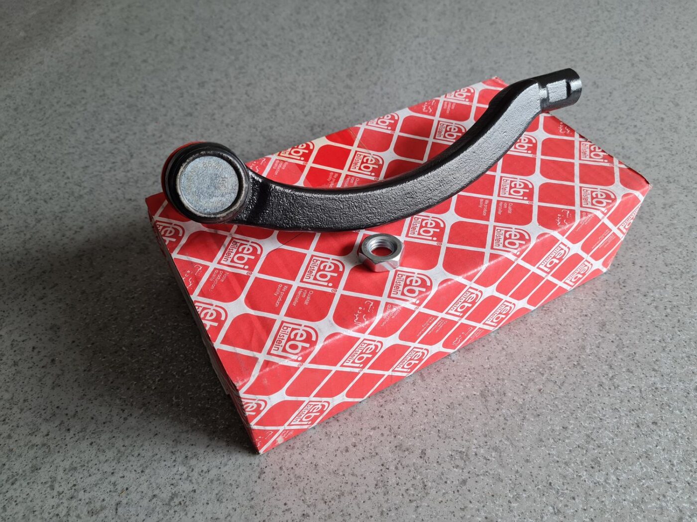 Stūres mehānisma uzgalis priekš 2 Stūres mehānisma uzgalis priekš