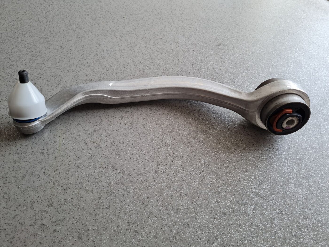 Priekšējas piekares svira priekš 2 Priekšējas piekares svira priekš