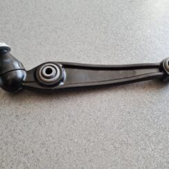 Priekšējas piekares svira priekš