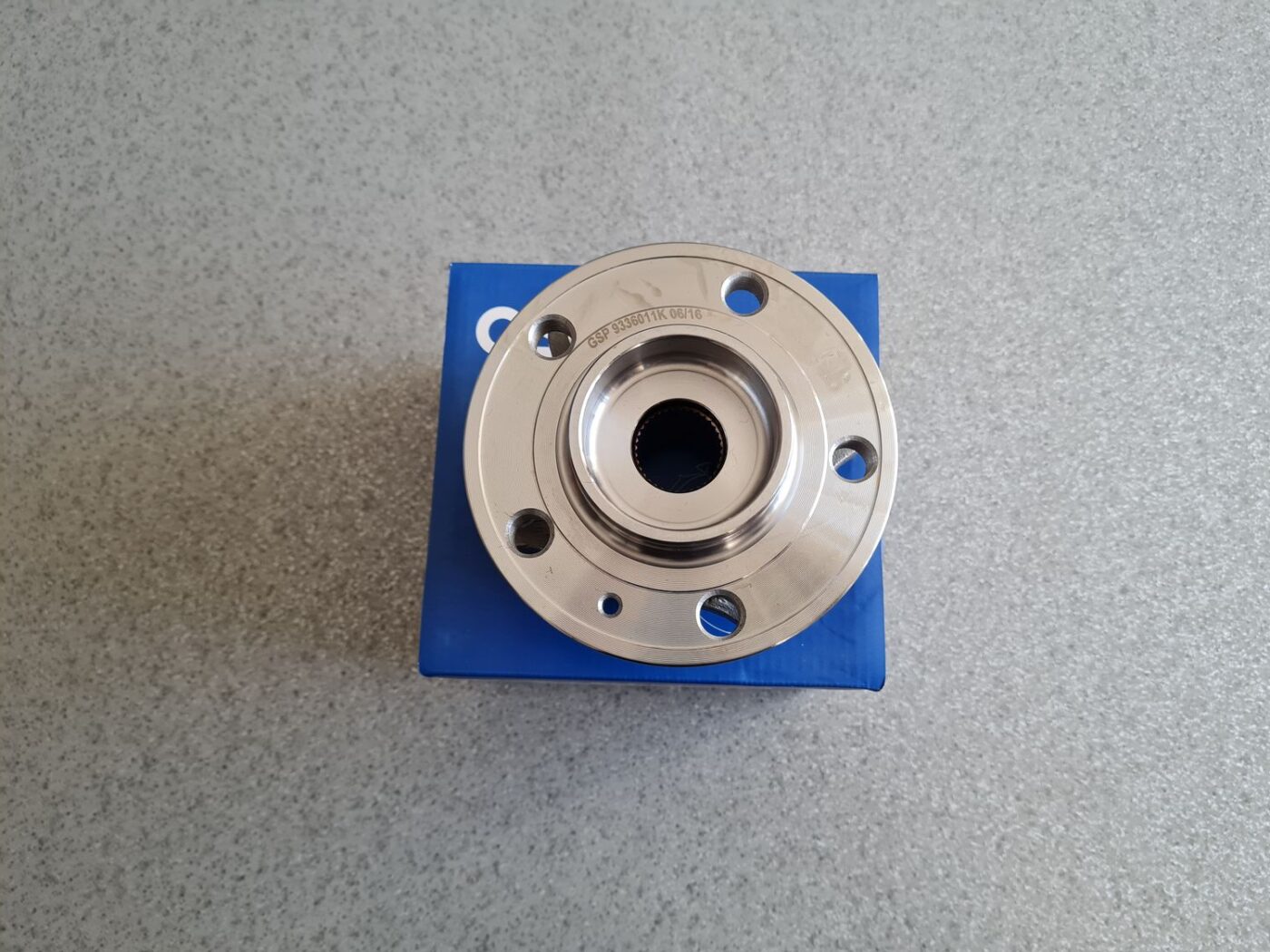 Riteņa rumbas gultnis priekš 1 Riteņa rumbas gultnis priekš