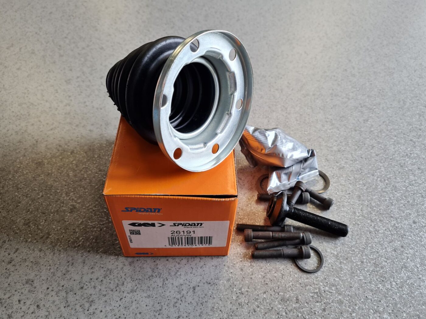 Iekšējais pusass šarnīra putekļu sargs priekš 1 Iekšējais pusass šarnīra putekļu sargs priekš