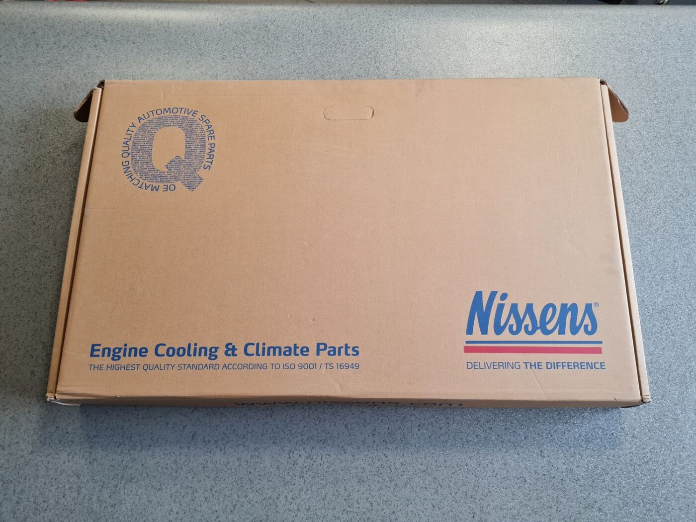 Gaisa kondicioniera radiators priekš 2 Gaisa kondicioniera radiators priekš