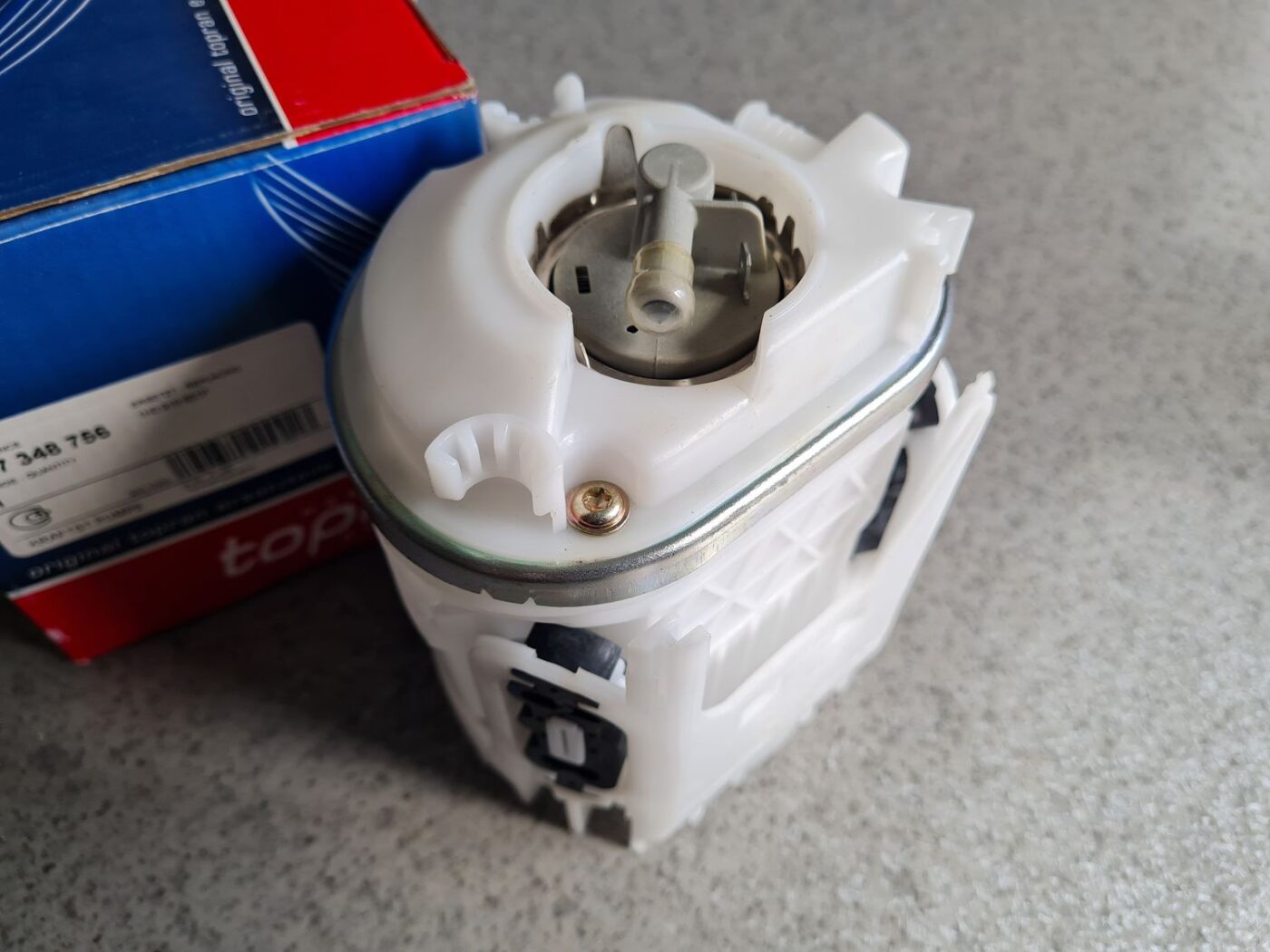 Degvielas tvertnes sūknis priekš 2 Degvielas tvertnes sūknis priekš