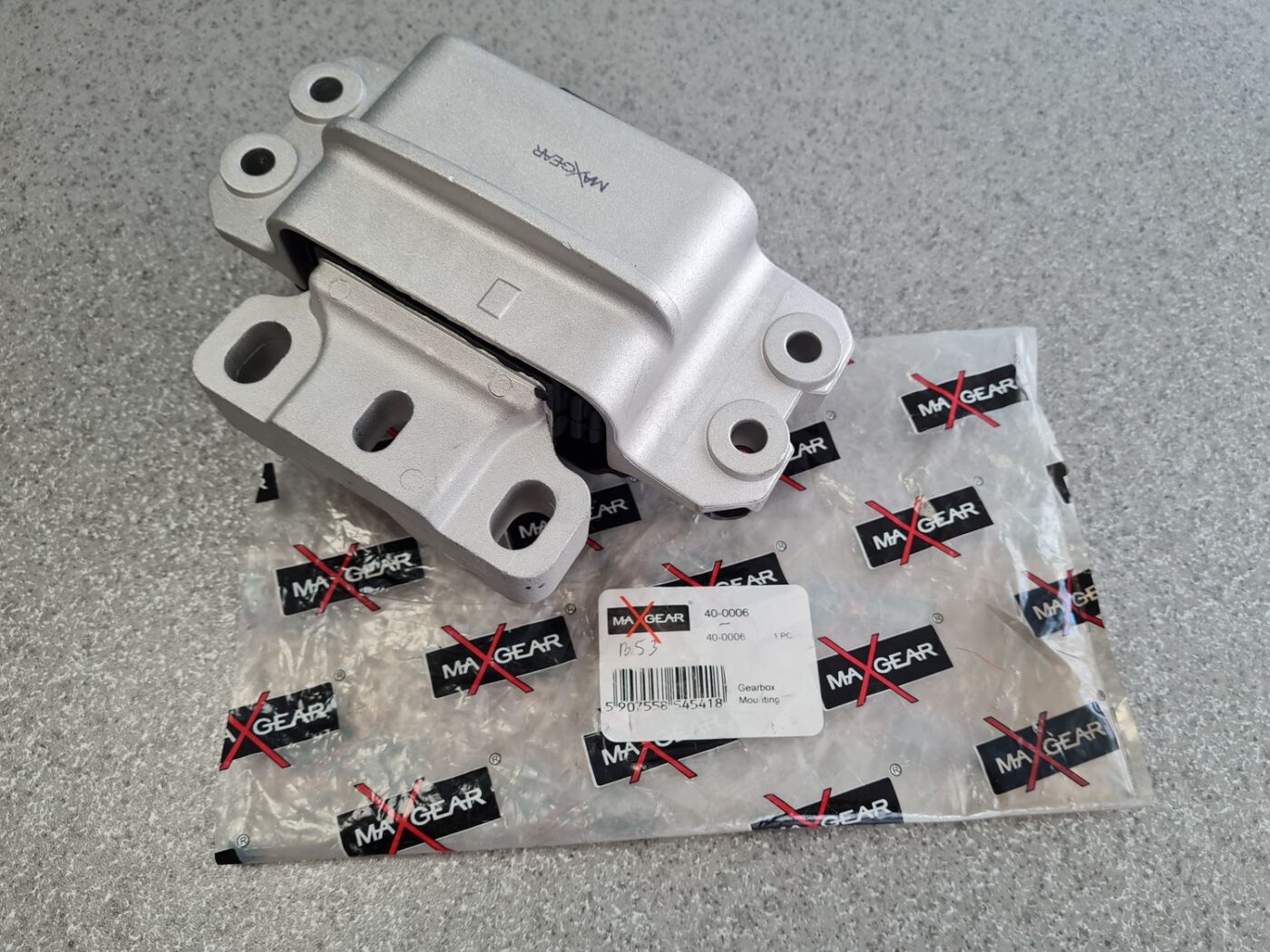 Dzinēja spilvens priekš 2 Dzinēja spilvens priekš