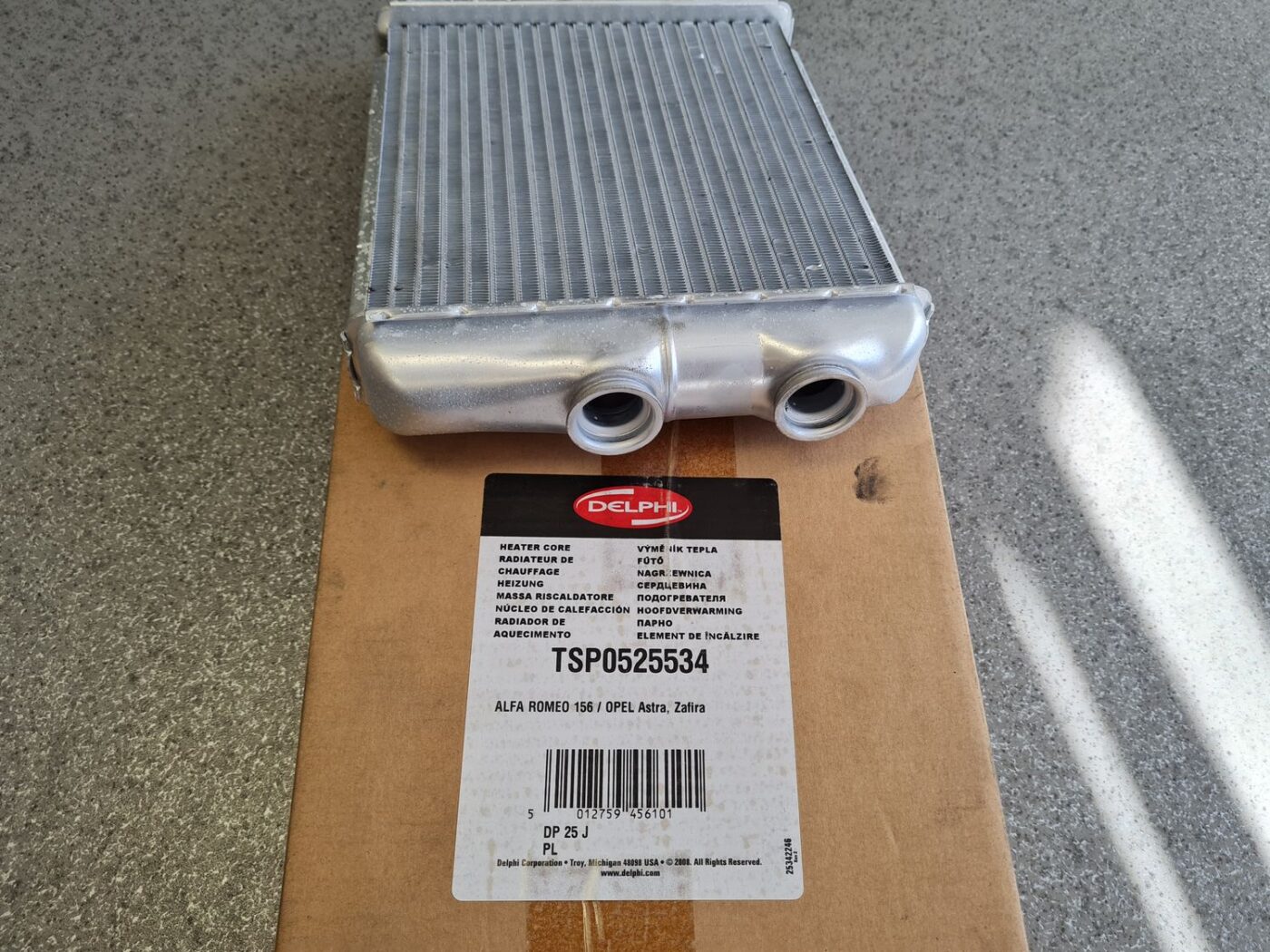 Apsildes sistēmas radiators priekš 2 Apsildes sistēmas radiators priekš