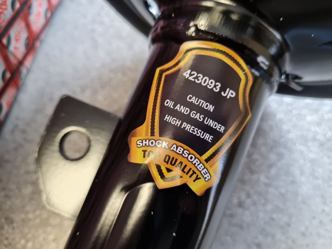 Priekšējais amortizators priekš 2 Priekšējais amortizators priekš