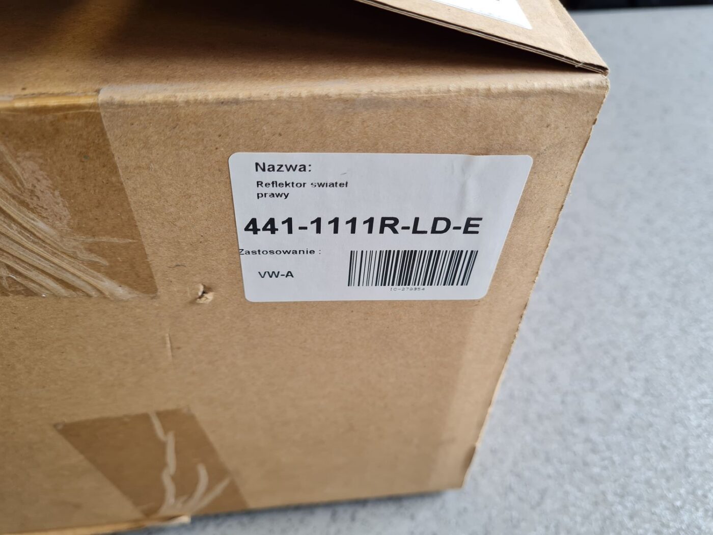 Priekšējais labais lukturis priekš 3 Priekšējais labais lukturis priekš