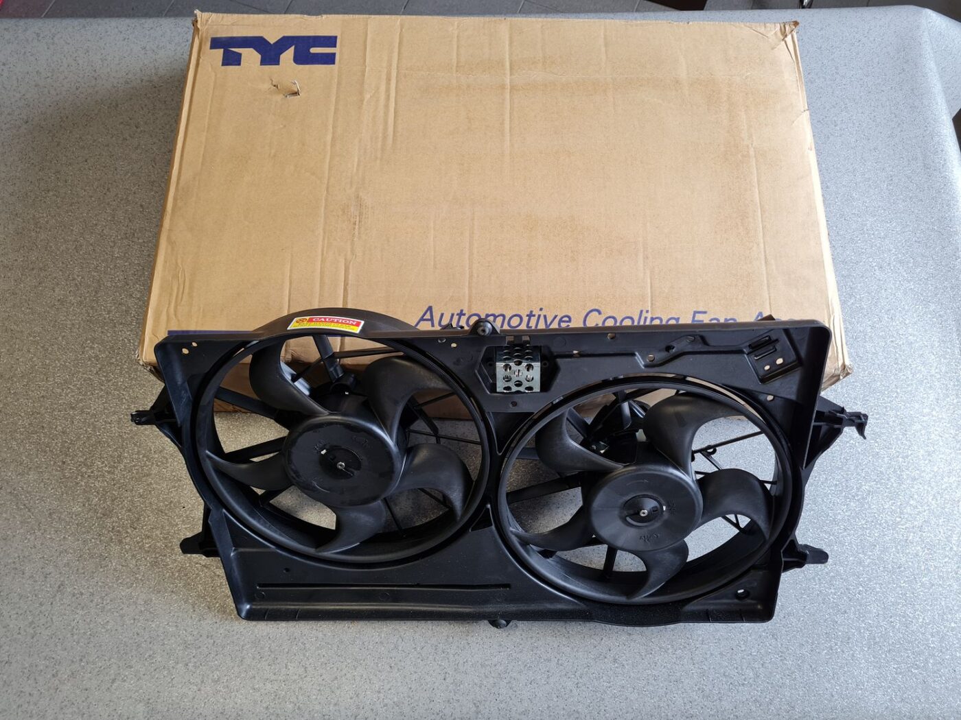 Dzesēšanas radiatora ventilators priekš 2 Dzesēšanas radiatora ventilators priekš