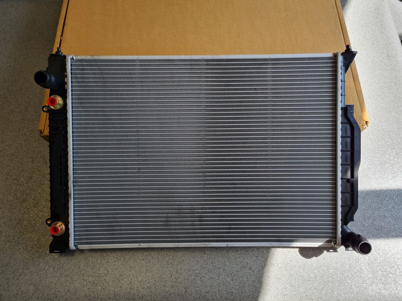 Dzesēšanas radiators priekš 2 Dzesēšanas radiators priekš