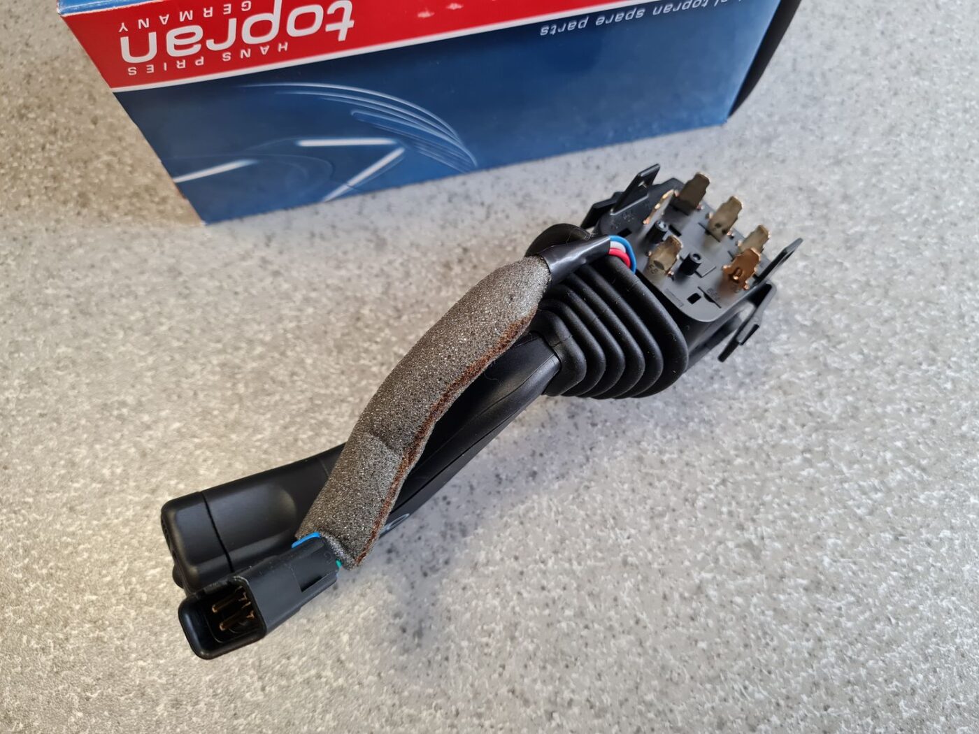 Pagrieziena rādītāju slēdzis priekš 4 Pagrieziena rādītāju slēdzis priekš