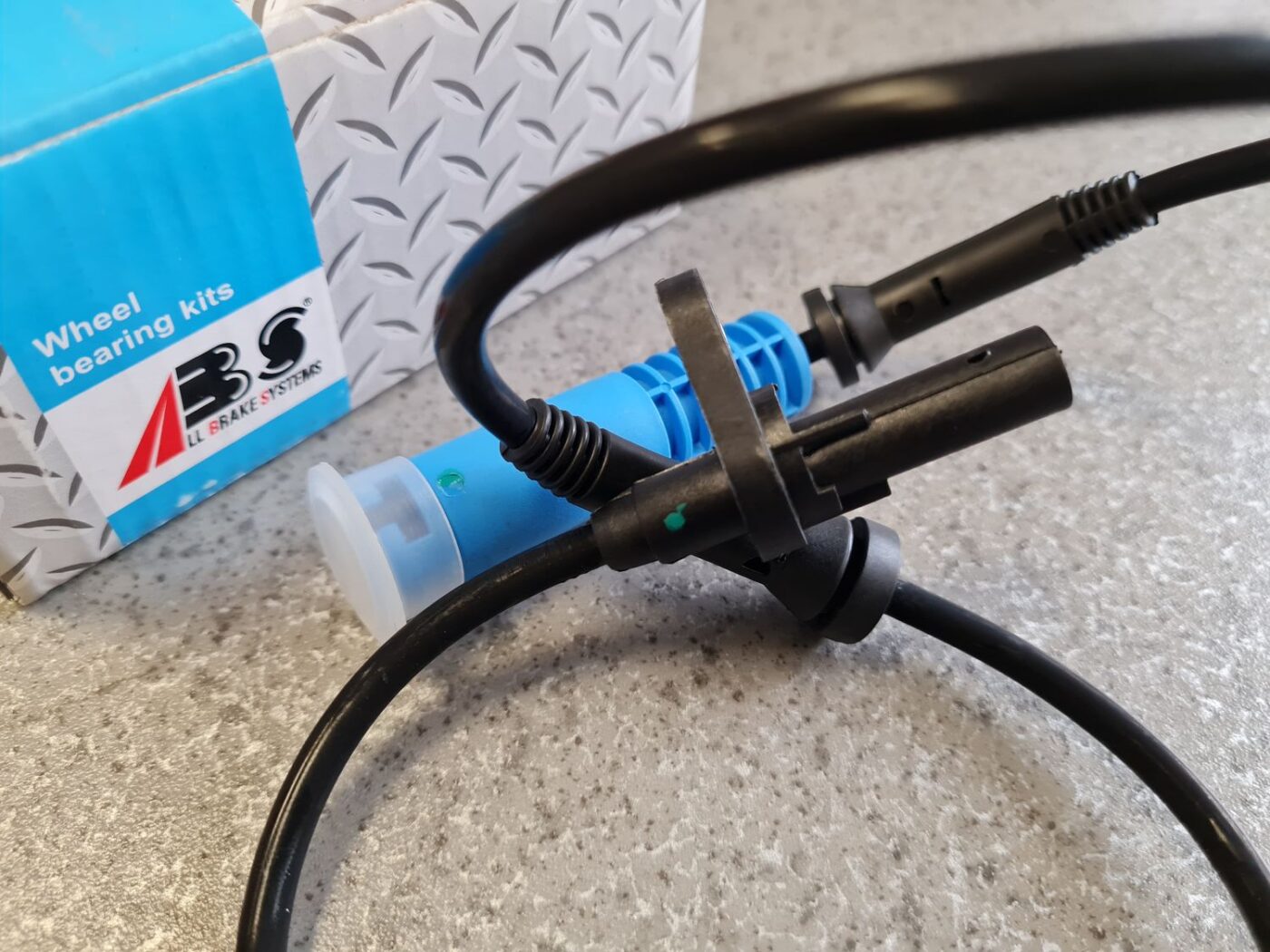 ABS devējs priekš 2 ABS devējs priekš