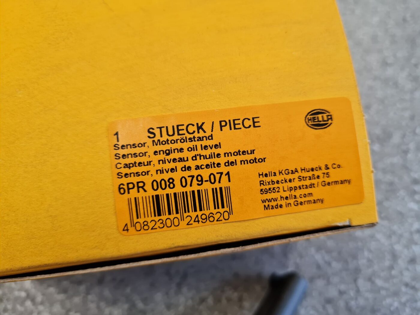 Dzinēja eļļas līmeņa devējs priekš 4 Dzinēja eļļas līmeņa devējs priekš