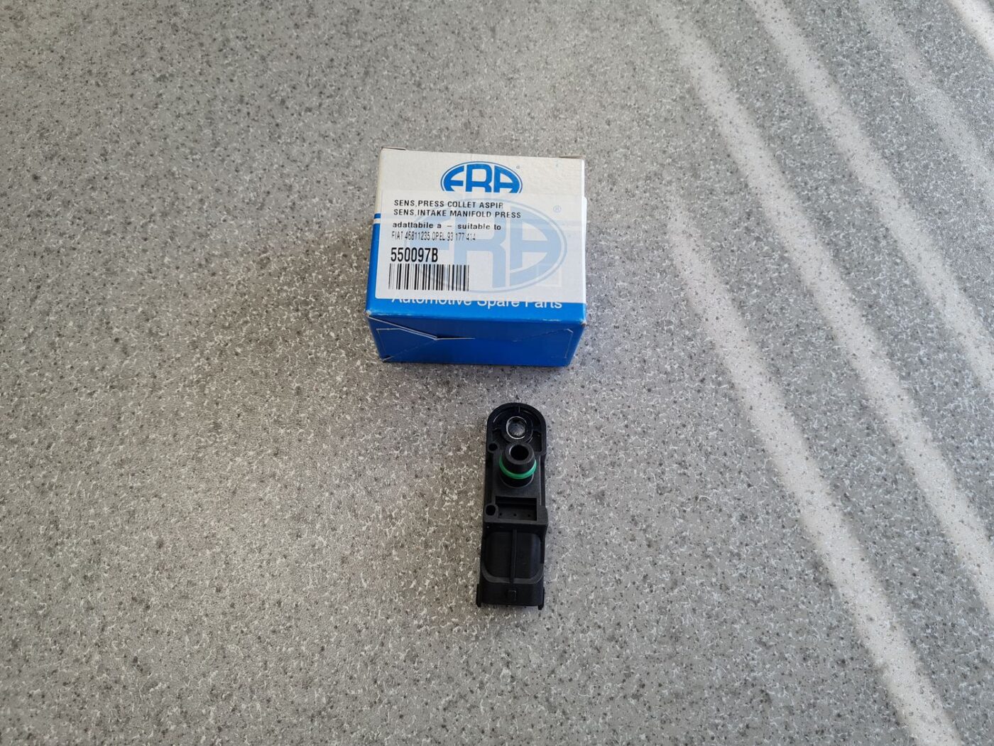 Ieplūdes kolektora spiediena devējs priekš 2 Ieplūdes kolektora spiediena devējs priekš