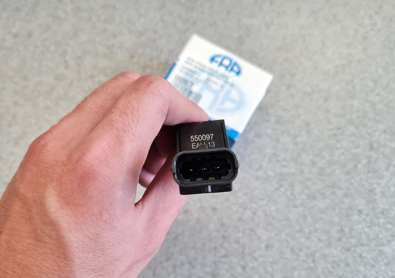 Ieplūdes kolektora spiediena devējs priekš 4 Ieplūdes kolektora spiediena devējs priekš