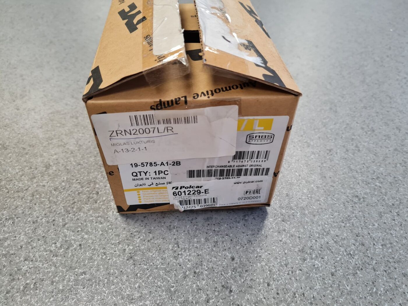 Miglas lukturis priekšā pa kreisi priekš 3 Miglas lukturis priekšā pa kreisi priekš