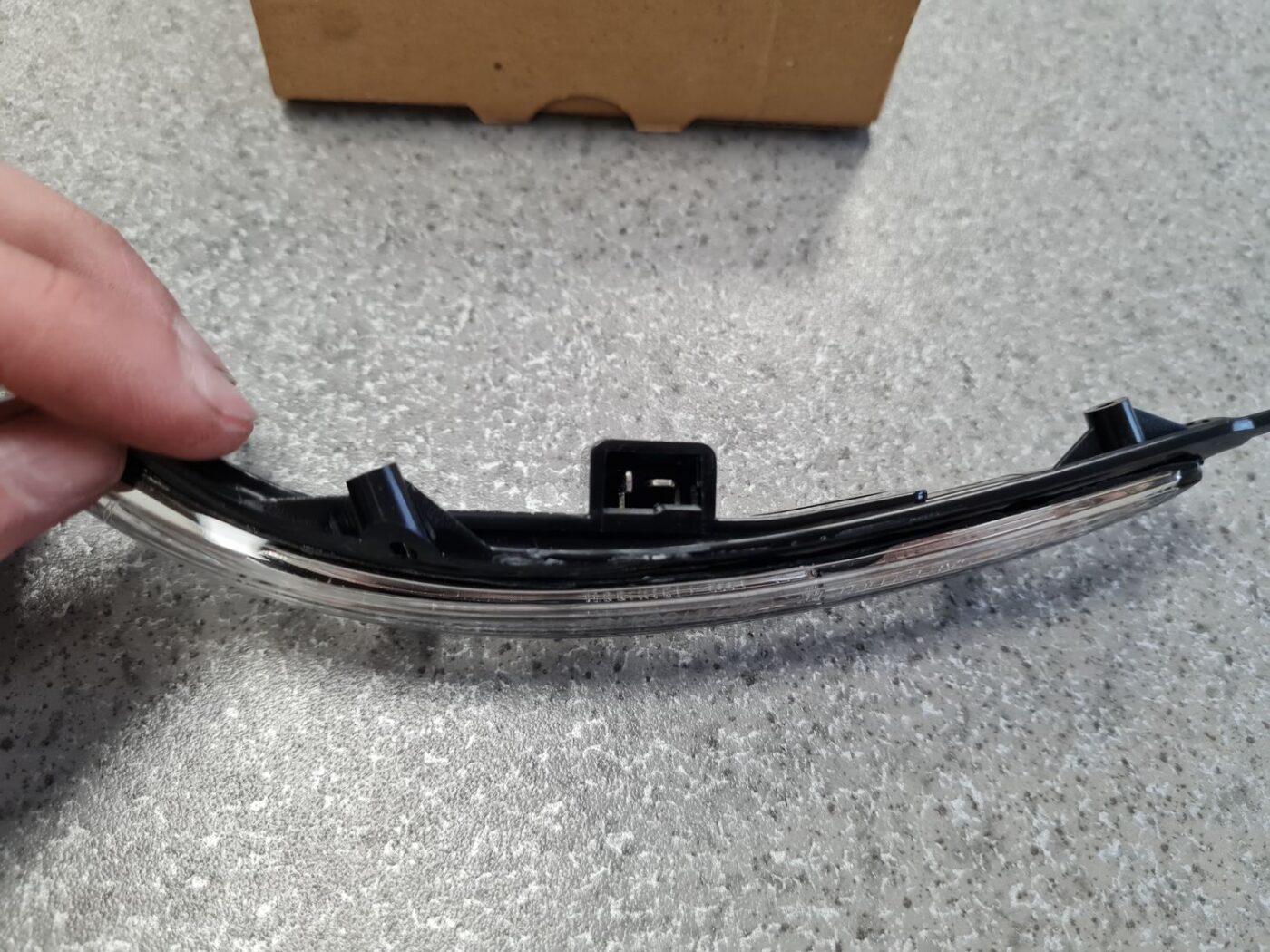 Ārējā spoguļa pagrieziena lukturis priekš 4 Ārējā spoguļa pagrieziena lukturis priekš