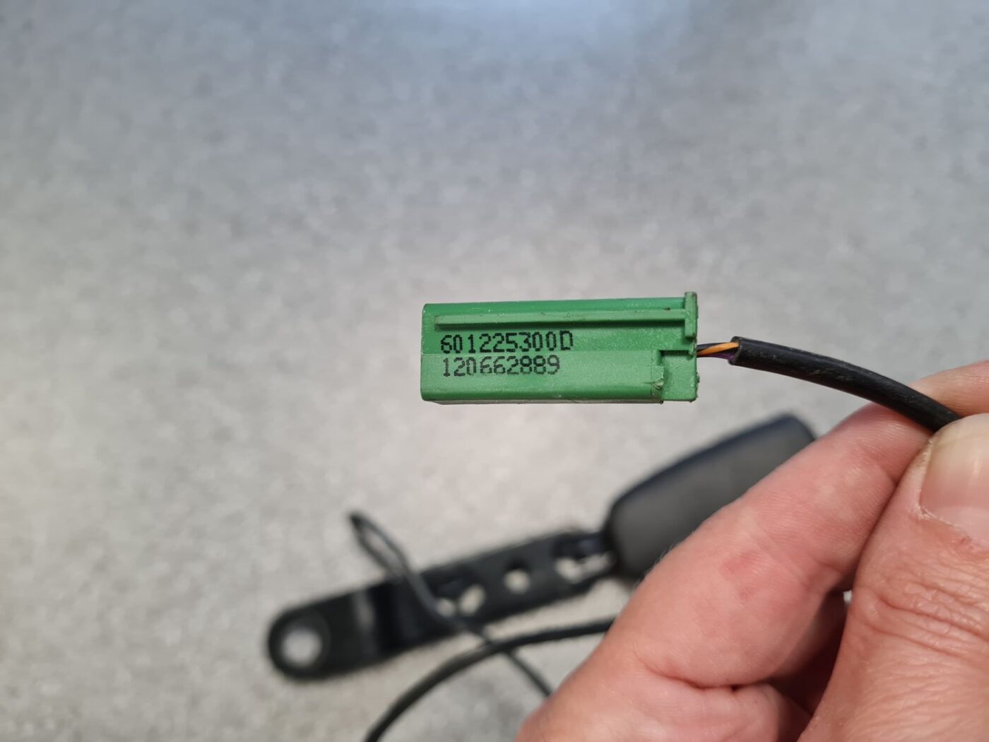 Priekšējās drošības jostas sprādze priekš VOLVO XC60 2009 5 Priekšējās drošības jostas sprādze priekš VOLVO XC60 2009