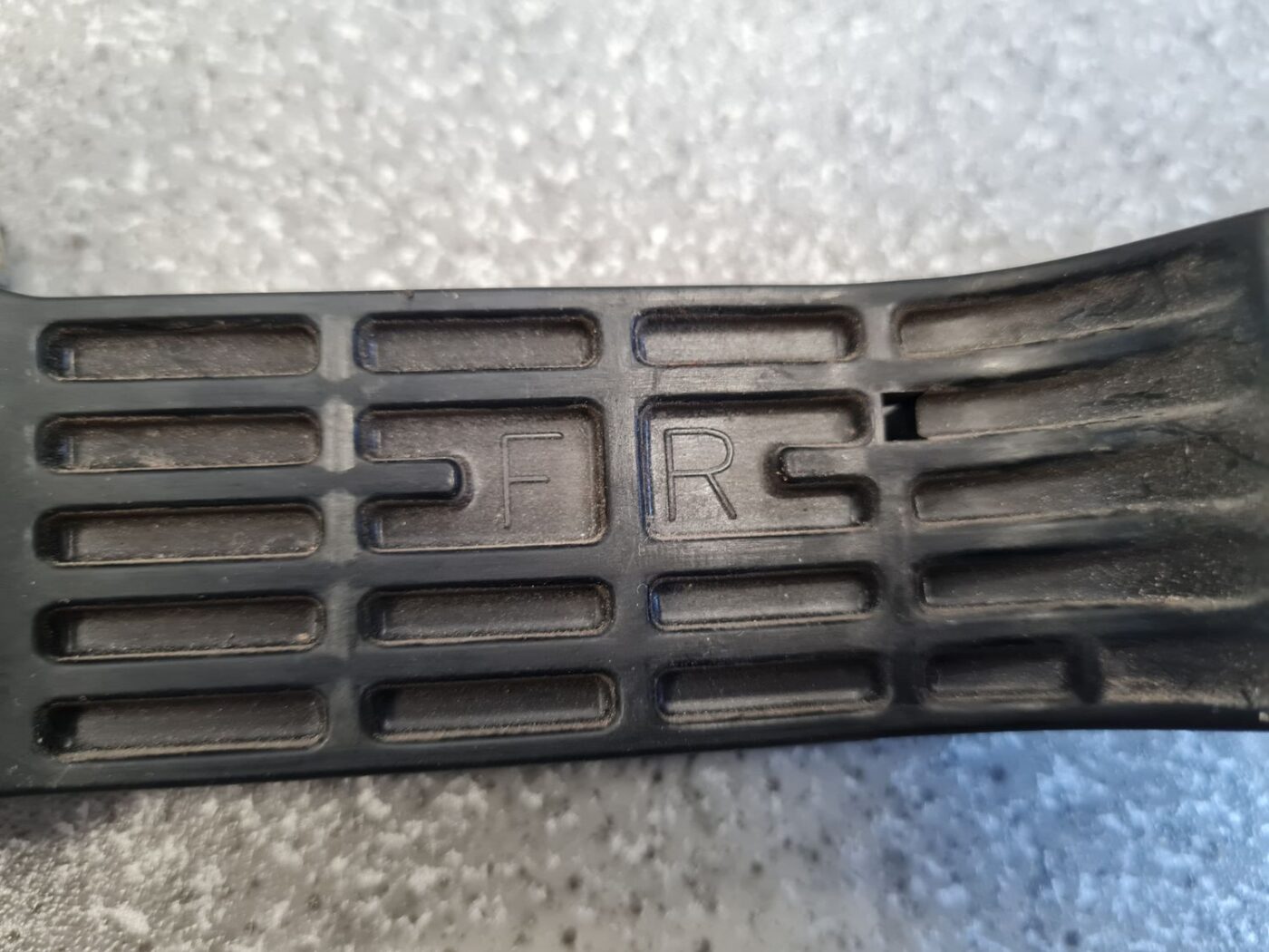 Durvju roktura iekšējais stiprinājums priekš TOYOTA RAV 4 2006 8 Durvju roktura iekšējais stiprinājums priekš TOYOTA RAV 4 2006