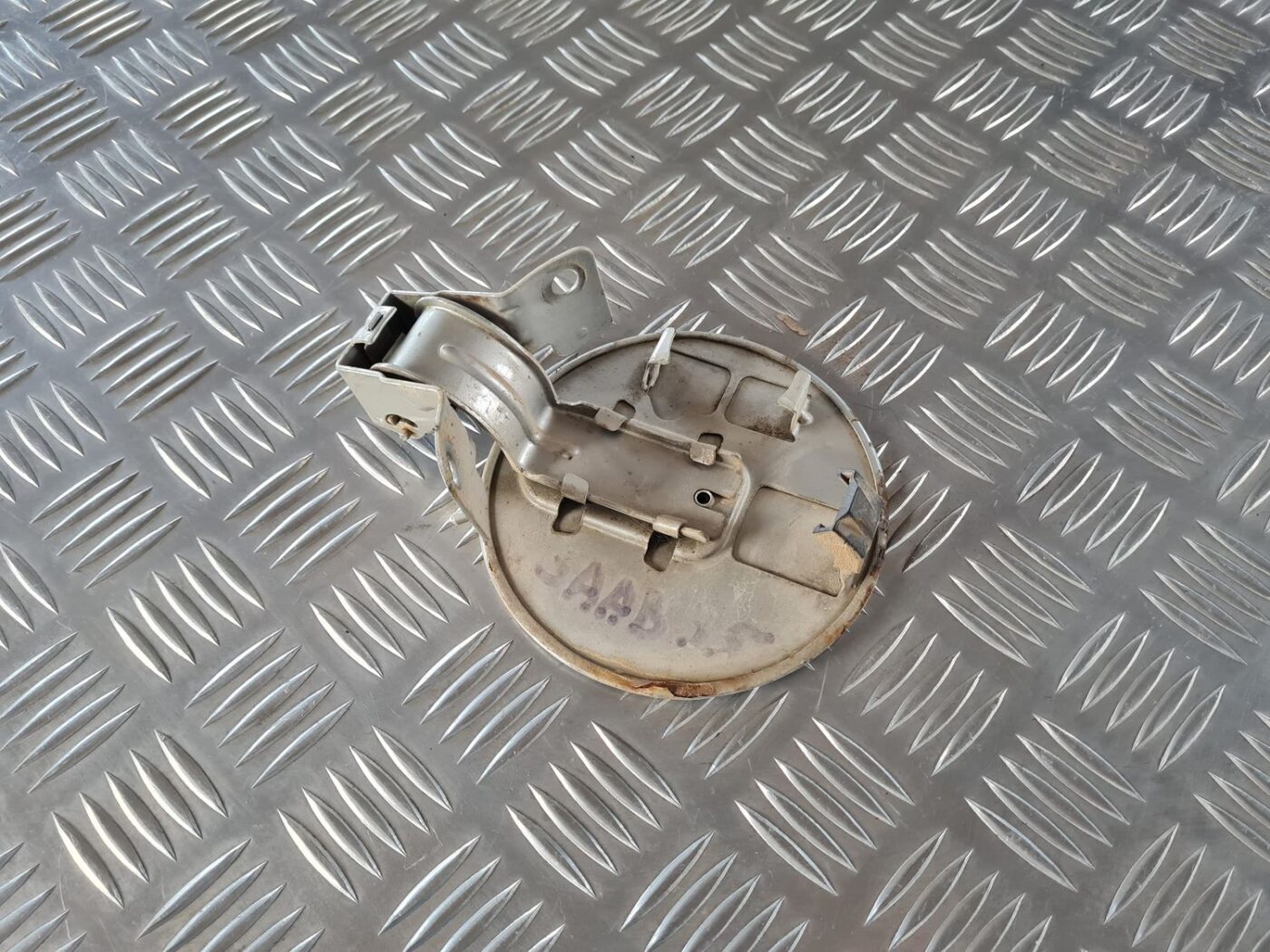 Degvielas tvertnes vāks priekš SAAB 9-5 1999 3 Degvielas tvertnes vāks priekš SAAB 9-5 1999