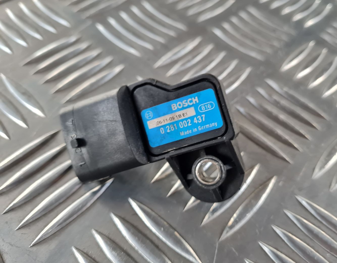 Gaisa spiediena devējs priekš SAAB 9-5 1999 2 Gaisa spiediena devējs priekš SAAB 9-5 1999