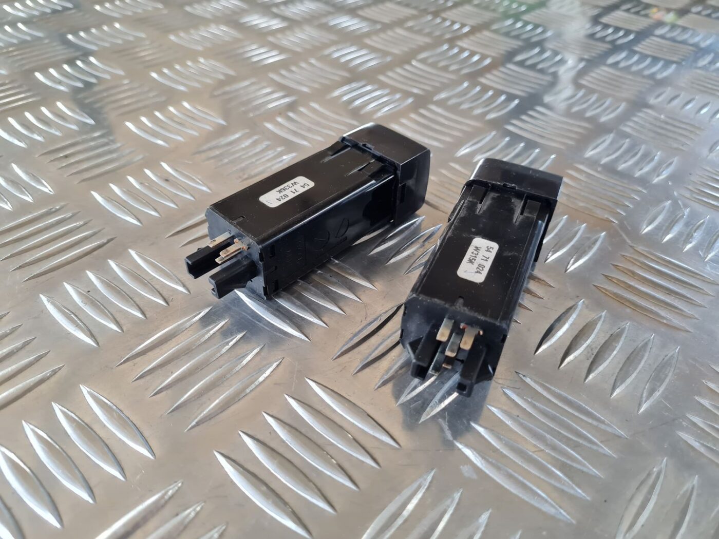 Sēdekļa apsildes ieslēgšanas poga priekš SAAB 9-5 1999 3 Sēdekļa apsildes ieslēgšanas poga priekš SAAB 9-5 1999