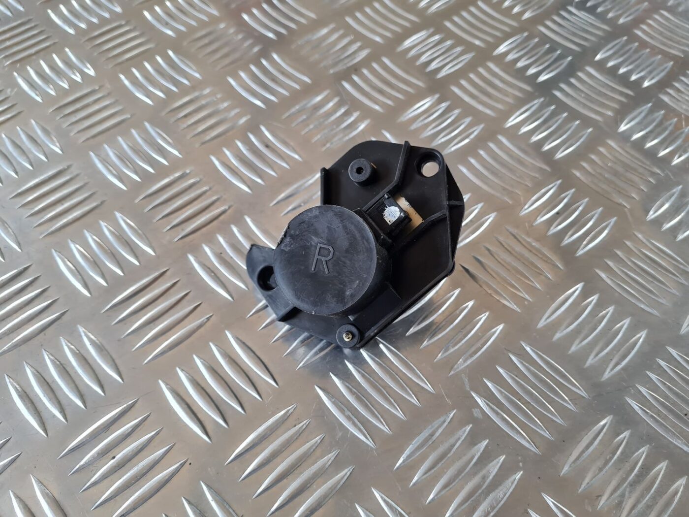 Apsildes sistēmas aktuators priekš SAAB 9-5 1999 1 Apsildes sistēmas aktuators priekš SAAB 9-5 1999