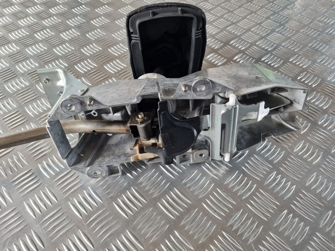 Ātrumu pārslēgšanas slēdzis priekš SAAB 9-5 1999 3 Ātrumu pārslēgšanas slēdzis priekš SAAB 9-5 1999