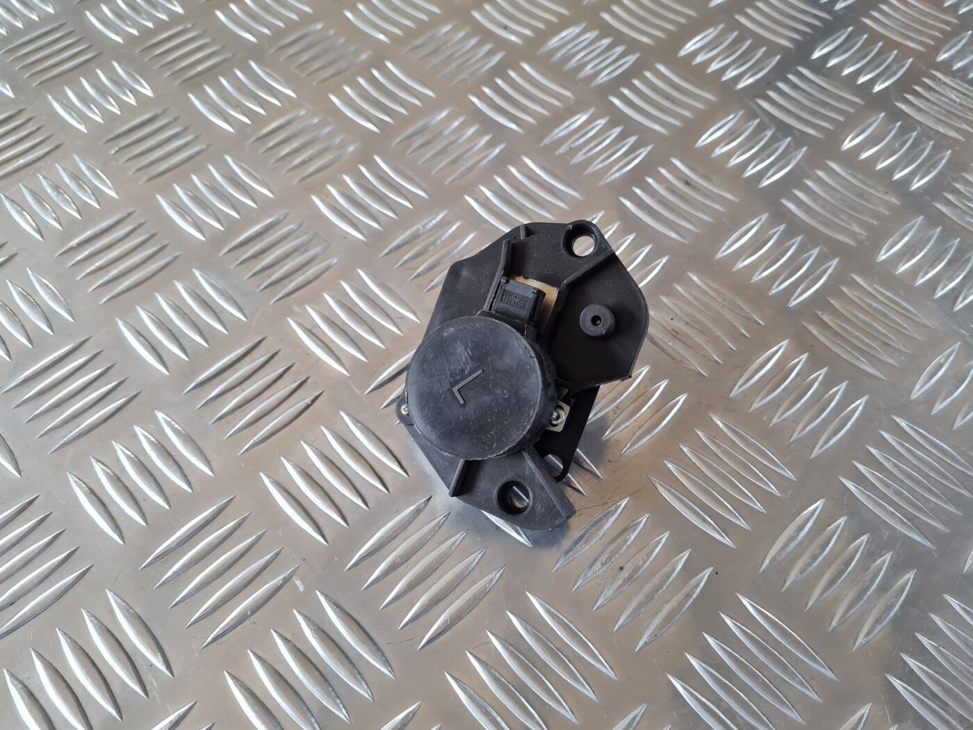 Apsildes sistēmas aktuators priekš SAAB 9-5 1999 2 Apsildes sistēmas aktuators priekš SAAB 9-5 1999