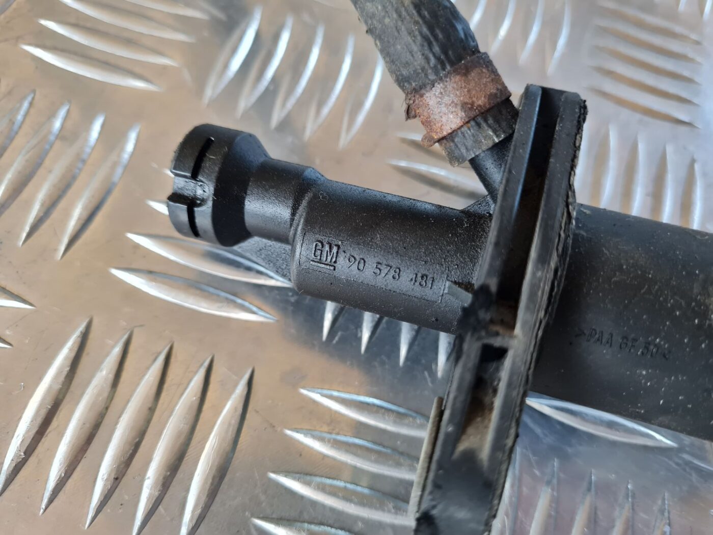 Sajūga galvenais cilindrs priekš SAAB 9-5 1999 3 Sajūga galvenais cilindrs priekš SAAB 9-5 1999