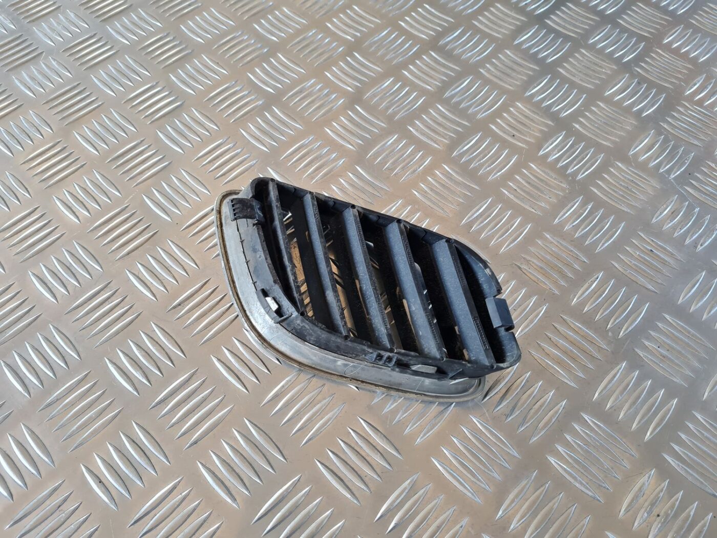 Bufera reste priekš SAAB 9-5 1999 2 Bufera reste priekš SAAB 9-5 1999